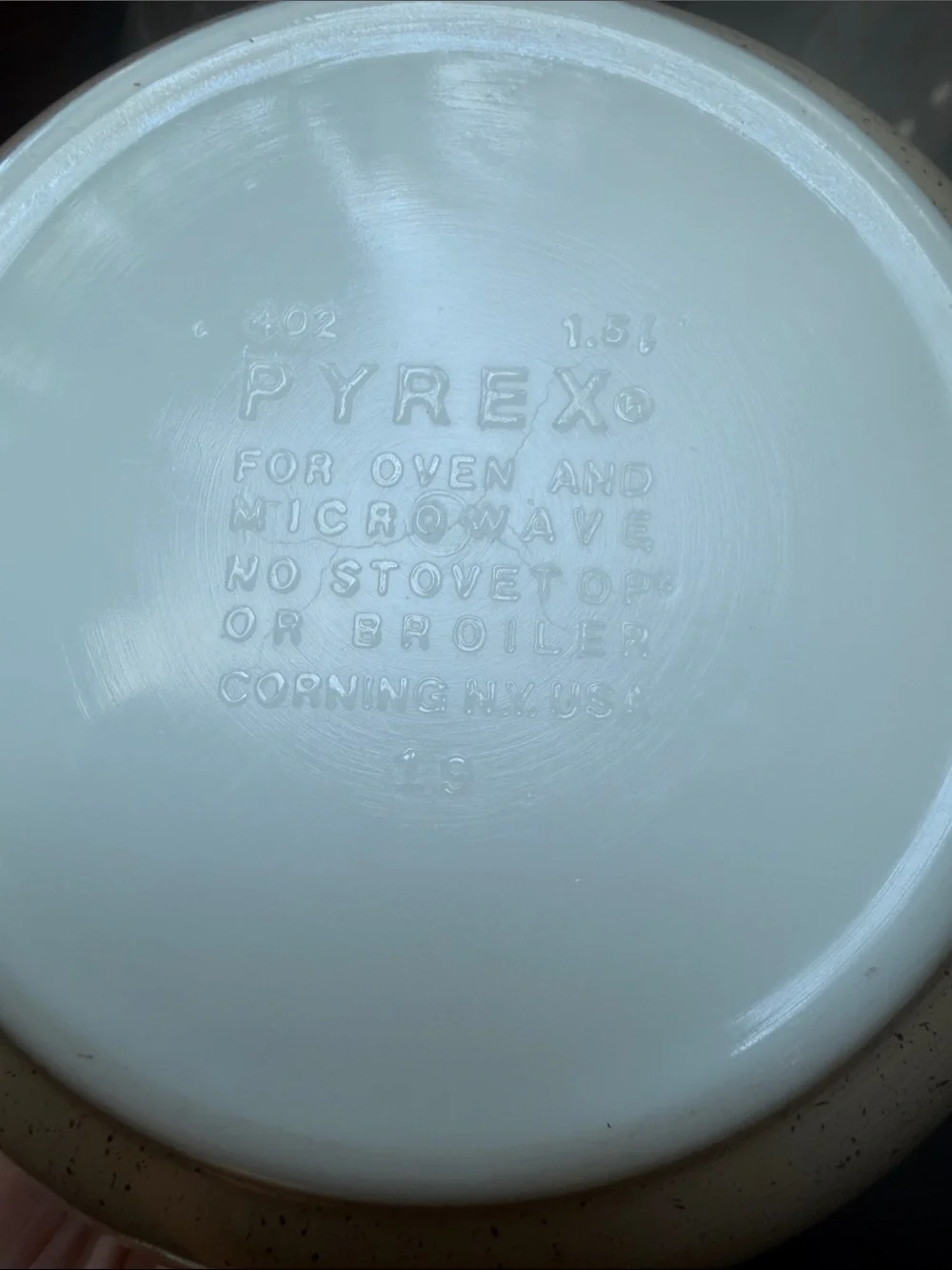 Vintage #402 1.5 Pyrex Tan Mixing Bowl